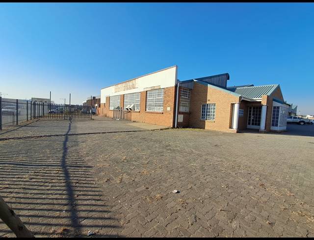 875M² WORKSHOP TO LET IN DUNCANVILLE